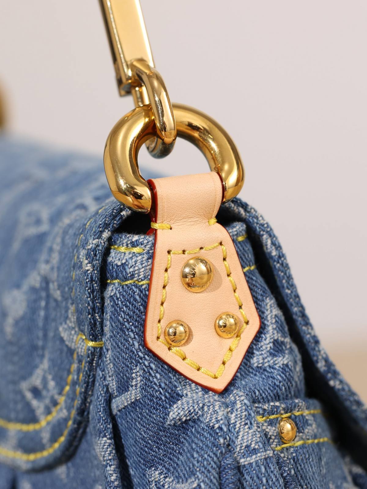 Ellebag’s Craftsmanship: The 1:1 Replica of Louis Vuitton M46829 Sunset Handbag – A Masterpiece in Monogram Denim(2024 Dec Updated)-Best Quality Fake Louis Vuitton Bag Online Store, Replica designer bag ru