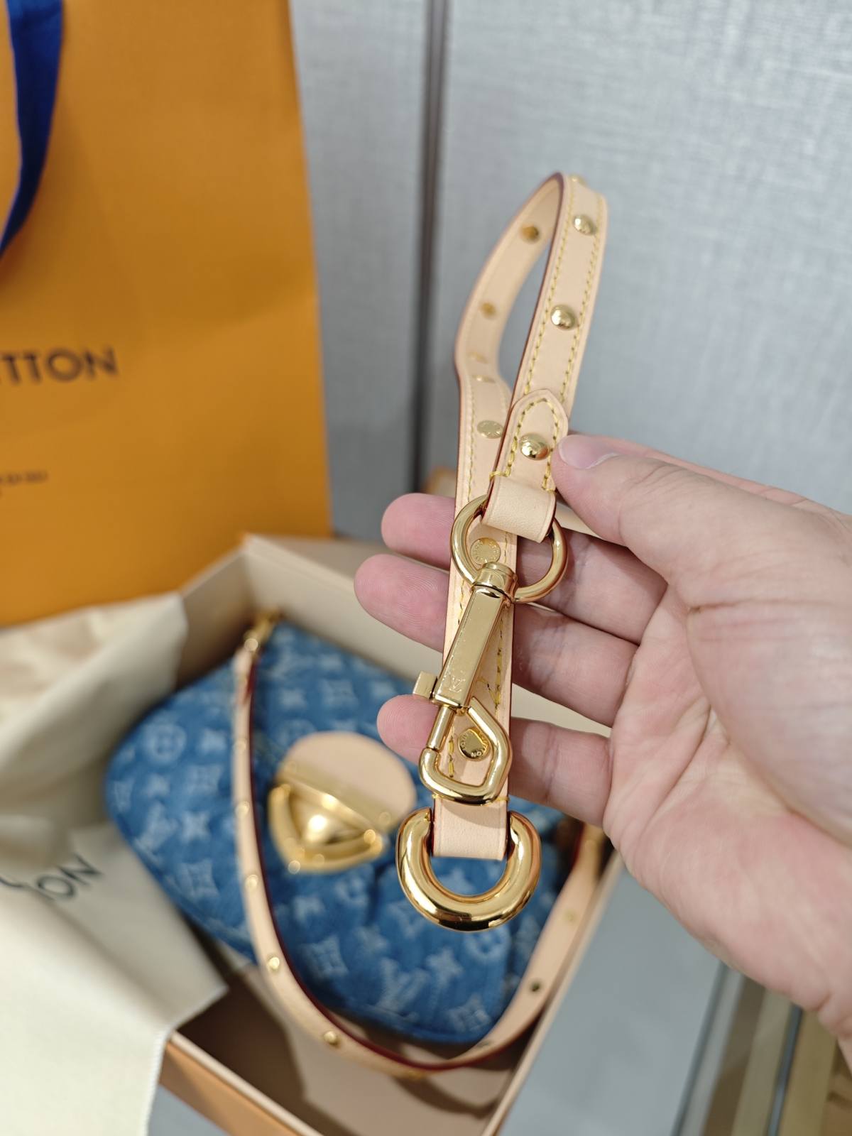 Ellebag’s Craftsmanship: The 1:1 Replica of Louis Vuitton M46829 Sunset Handbag – A Masterpiece in Monogram Denim(2024 Dec Updated)-Best Quality Fake Louis Vuitton Bag Online Store, Replica designer bag ru