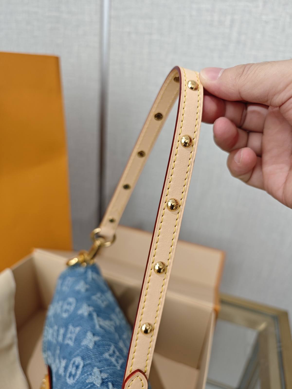 Ellebag’s Craftsmanship: The 1:1 Replica of Louis Vuitton M46829 Sunset Handbag – A Masterpiece in Monogram Denim(2024 Dec Updated)-Best Quality Fake Louis Vuitton Bag Online Store, Replica designer bag ru