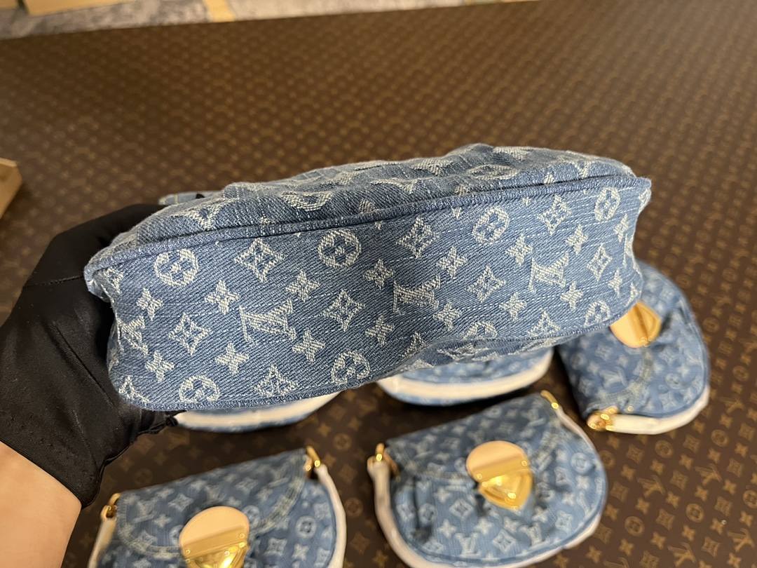 Ellebag’s Craftsmanship: The 1:1 Replica of Louis Vuitton M46829 Sunset Handbag – A Masterpiece in Monogram Denim(2024 Dec Updated)-Best Quality Fake Louis Vuitton Bag Online Store, Replica designer bag ru