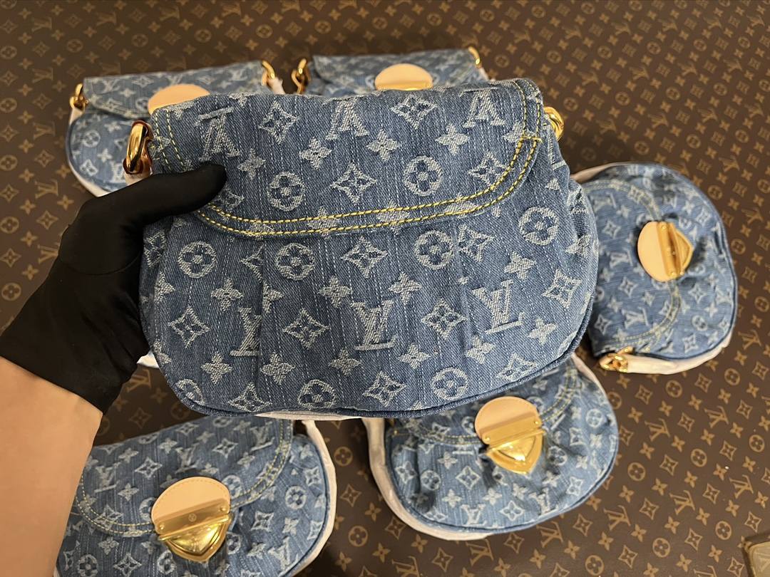 Ellebag’s Craftsmanship: The 1:1 Replica of Louis Vuitton M46829 Sunset Handbag – A Masterpiece in Monogram Denim(2024 Dec Updated)-Best Quality Fake Louis Vuitton Bag Online Store, Replica designer bag ru