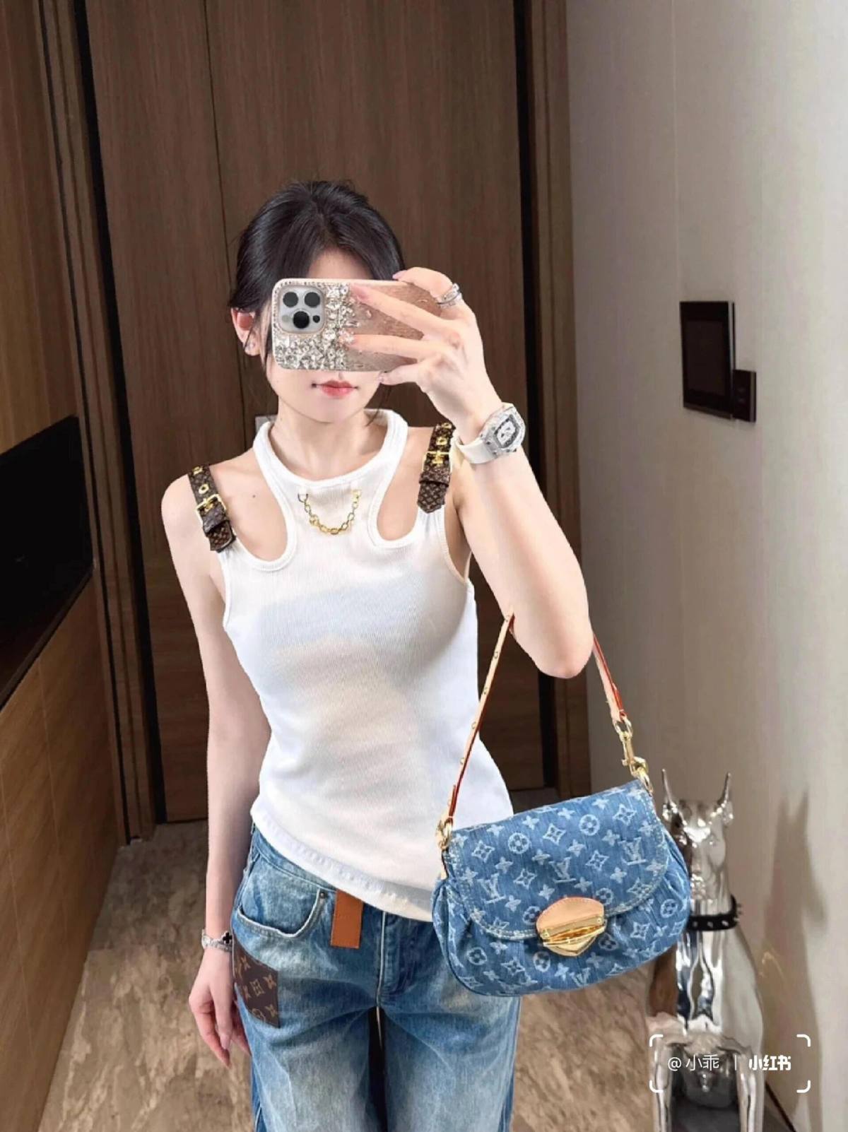 Ellebag’s Craftsmanship: The 1:1 Replica of Louis Vuitton M46829 Sunset Handbag – A Masterpiece in Monogram Denim(2024 Dec Updated)-Best Quality Fake Louis Vuitton Bag Online Store, Replica designer bag ru