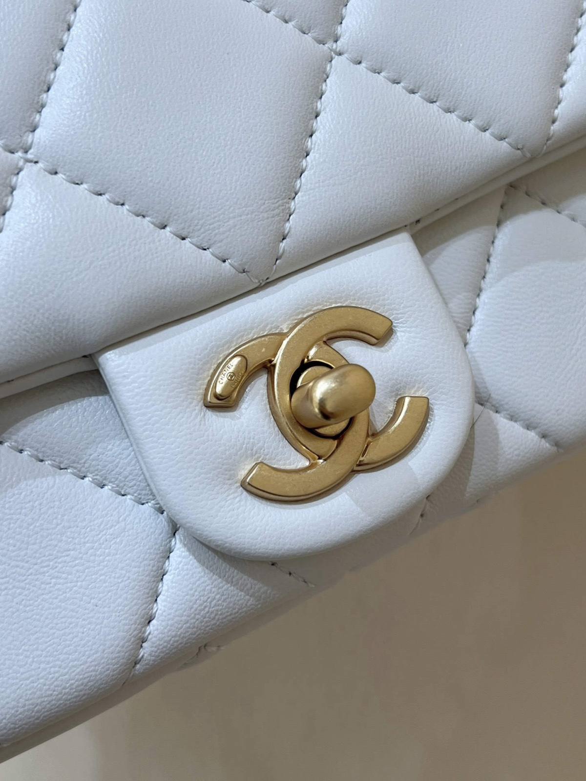 Ellebag Super replica Chanel Mini Flap Bag (AS4868): The Epitome of Craftsmanship and Elegance(2024 Dec updated)-Best Quality Fake Louis Vuitton Bag Online Store, Replica designer bag ru