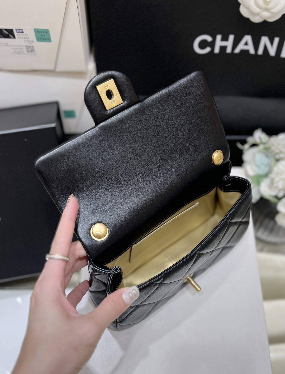 Ellebag super replica Chanel Small Flap Bag (AS4861): A Testament to Elegance and Craftsmanship (2024 Dec updated)-Ti o dara ju Didara iro Louis Vuitton apo Online itaja, Ajọra onise apo ru