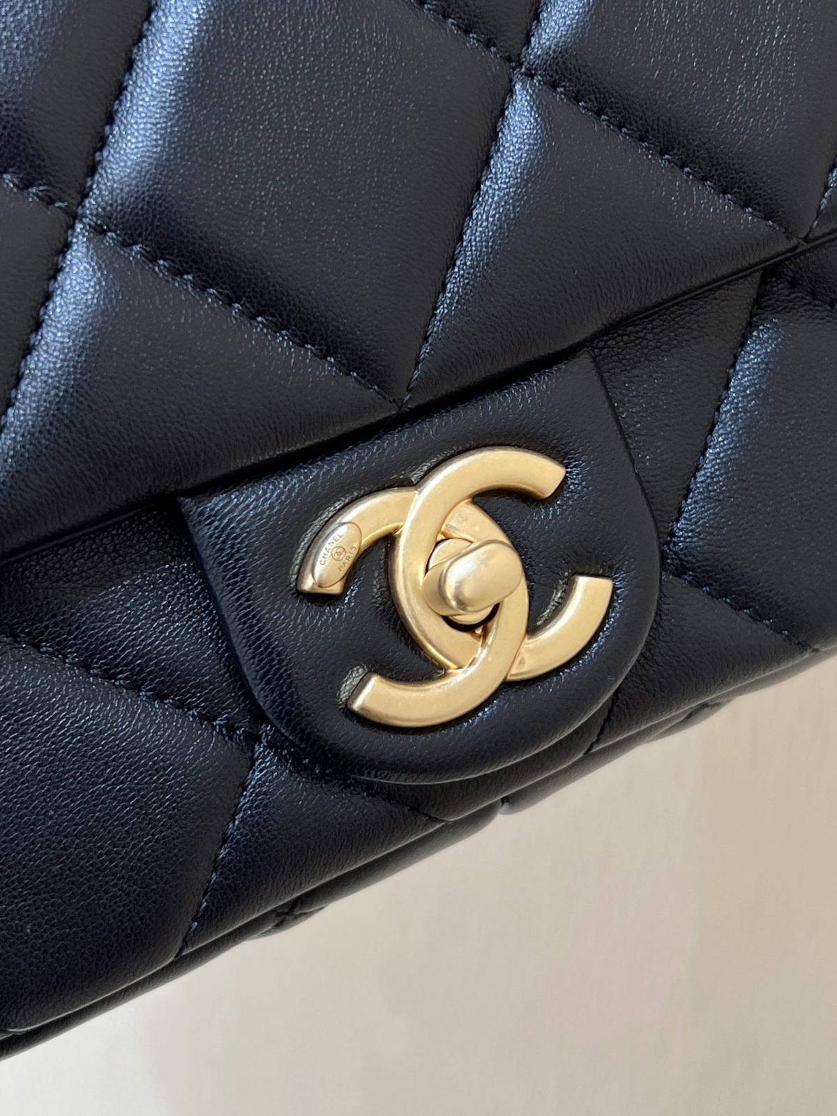 Ellebag super replica Chanel Small Flap Bag (AS4861): A Testament to Elegance and Craftsmanship (2024 Dec updated)-Ti o dara ju Didara iro Louis Vuitton apo Online itaja, Ajọra onise apo ru