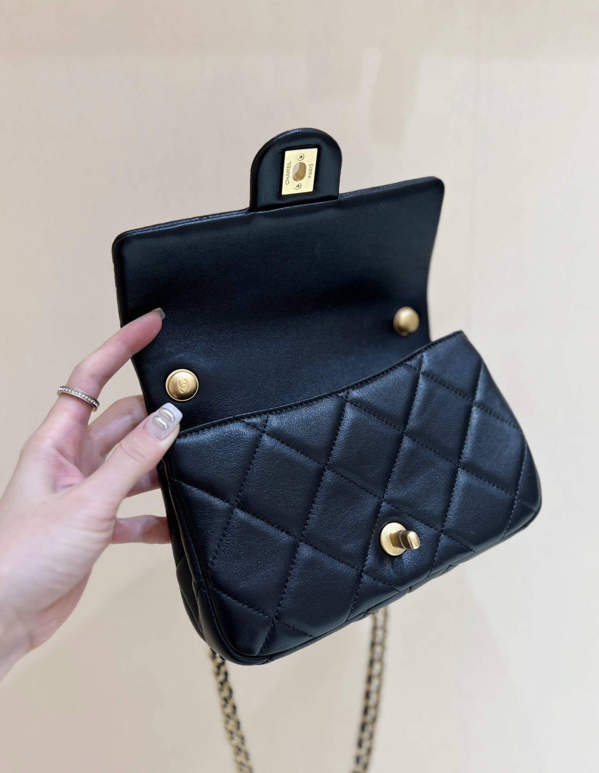 Ellebag super replica Chanel Small Flap Bag (AS4861): A Testament to Elegance and Craftsmanship (2024 Dec updated)-Ti o dara ju Didara iro Louis Vuitton apo Online itaja, Ajọra onise apo ru