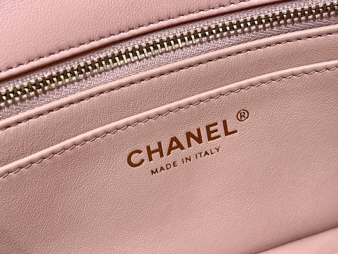 Ellebag super replica The Charming Allure of the Chanel Classic Flap with CC Gold Ball on Chain in Pink(2024 Dec Updated)-Ti o dara ju Didara iro Louis Vuitton apo Online itaja, Ajọra onise apo ru