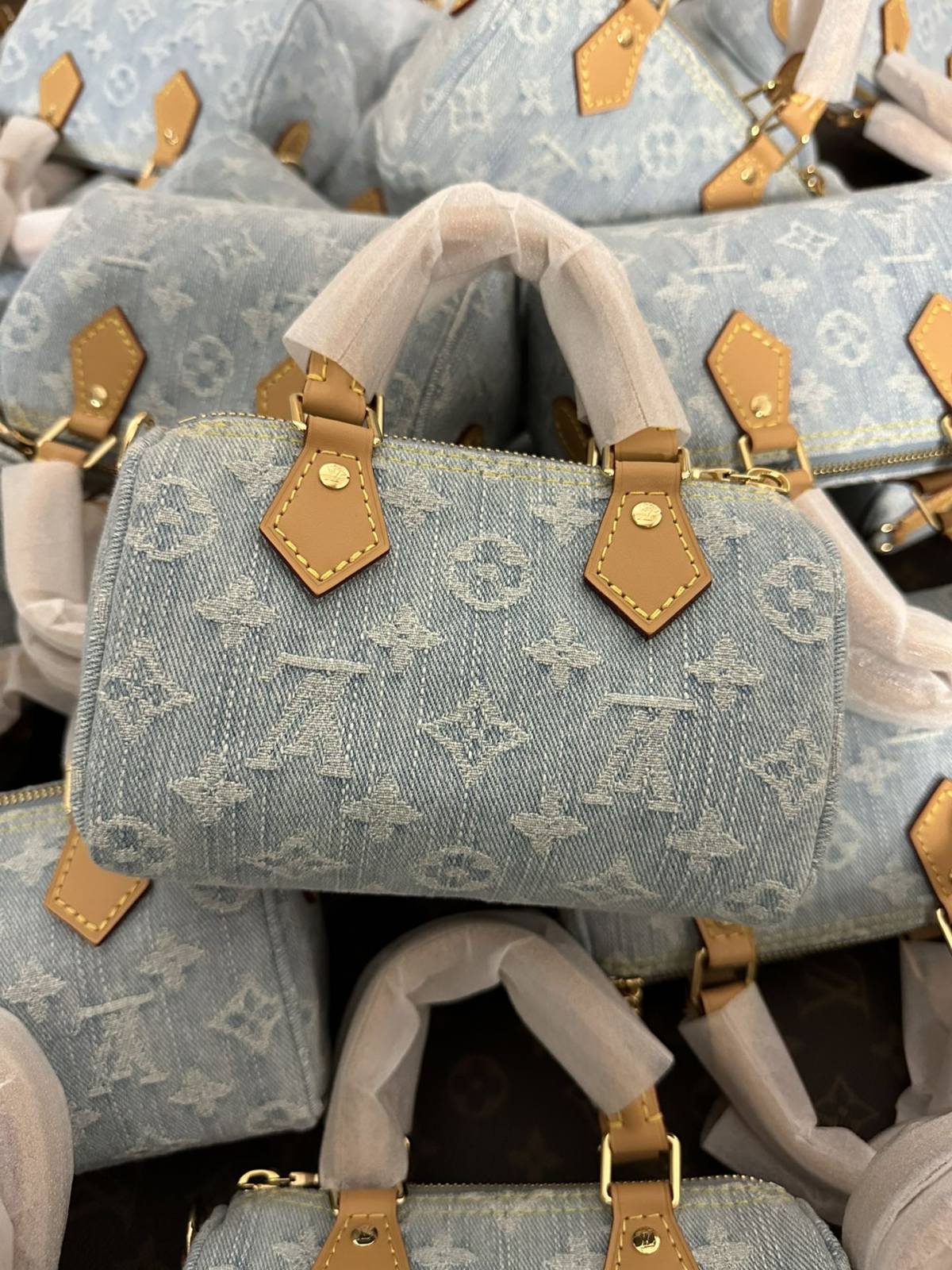 Ellebag’s Mastery: M11212 Nano Speedy Handbag – A Perfect 1:1 Replica of Louis Vuitton’s Iconic Denim Speedy(2024 Dec Updated)-Best Quality Fake Louis Vuitton Bag Online Store, Replica designer bag ru