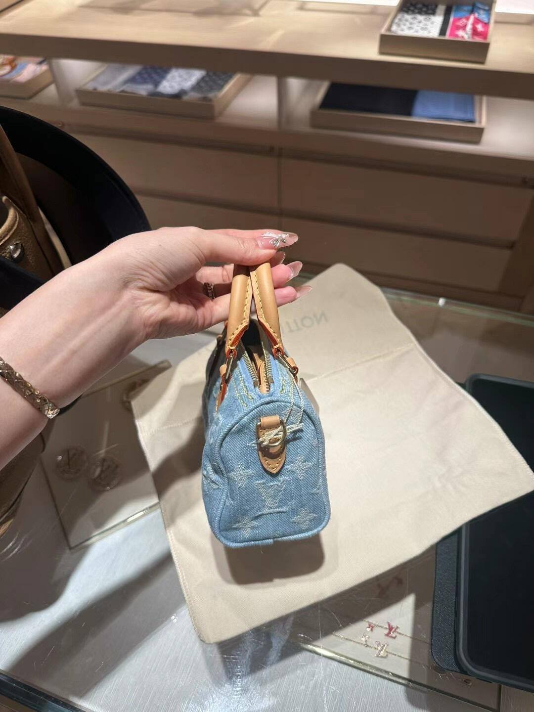 Ellebag’s Mastery: M11212 Nano Speedy Handbag – A Perfect 1:1 Replica of Louis Vuitton’s Iconic Denim Speedy(2024 Dec Updated)-Best Quality Fake Louis Vuitton Bag Online Store, Replica designer bag ru