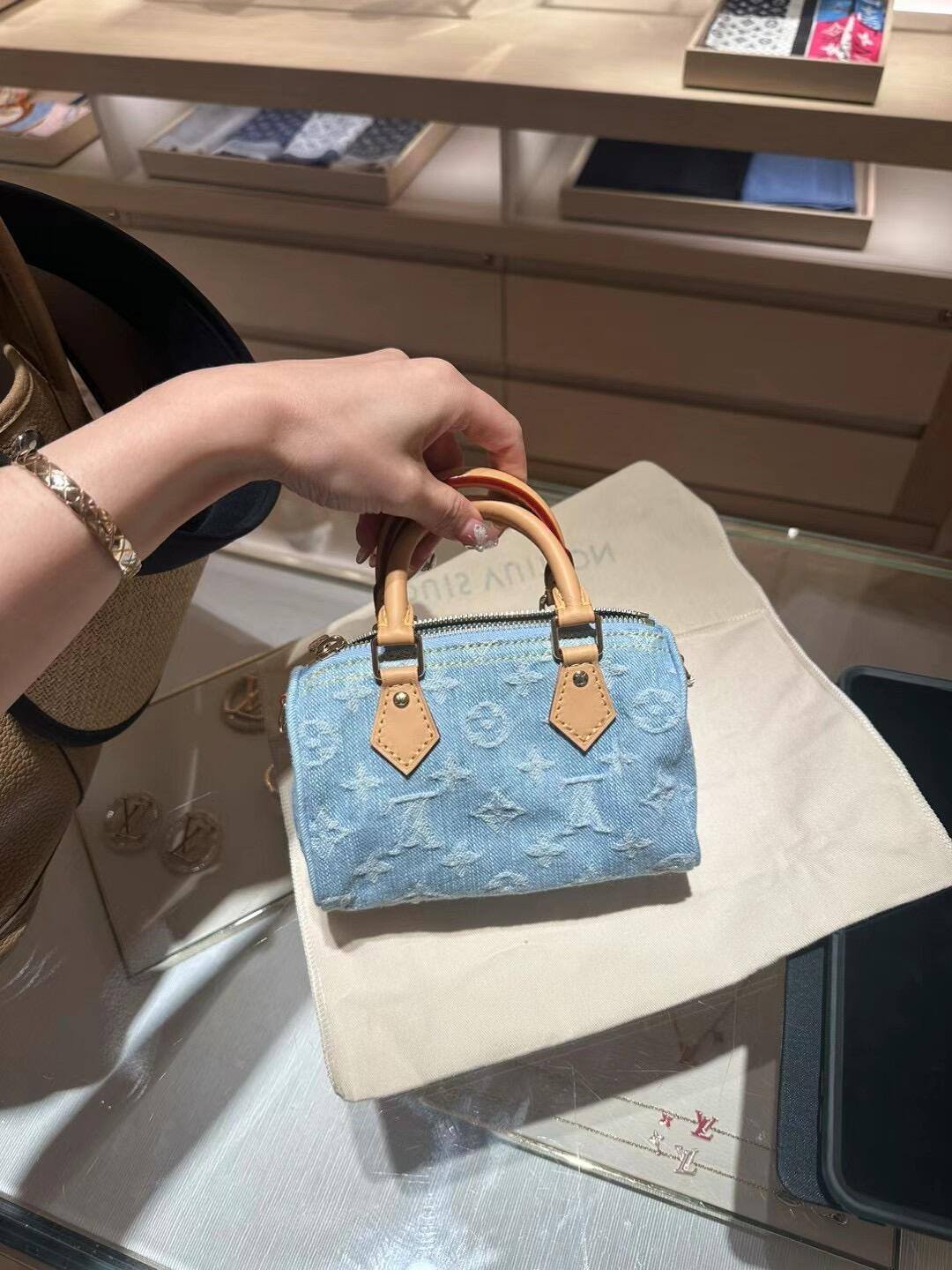 Ellebag’s Mastery: M11212 Nano Speedy Handbag – A Perfect 1:1 Replica of Louis Vuitton’s Iconic Denim Speedy(2024 Dec Updated)-Best Quality Fake Louis Vuitton Bag Online Store, Replica designer bag ru