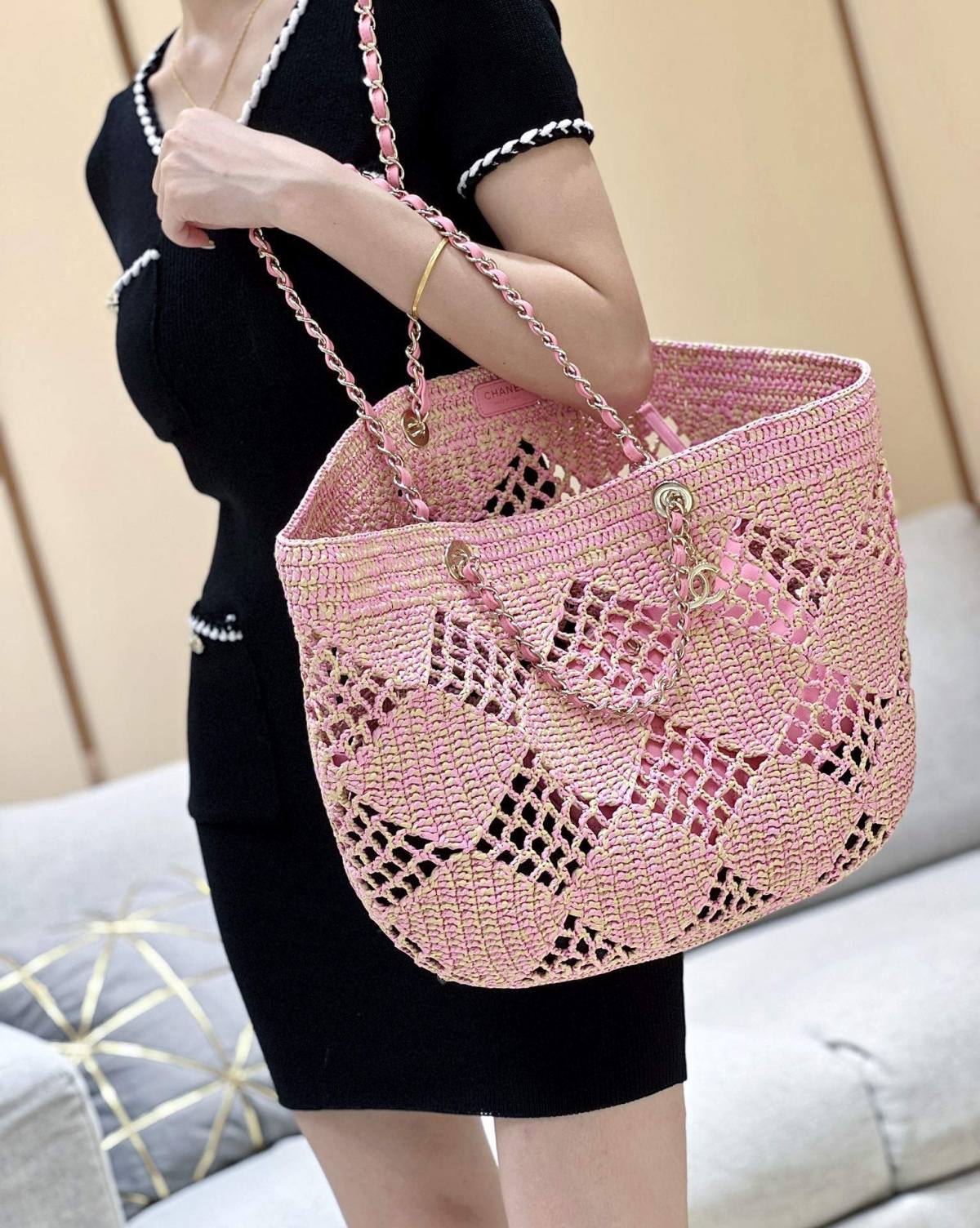 Ellebag super top replica Chanel Large Tote Raffia Bag: An Icon of 2024’s Trends(2024 Dec Updated)-L-Aħjar Kwalità Foloz Louis Vuitton Bag Online Store, Replica designer bag ru