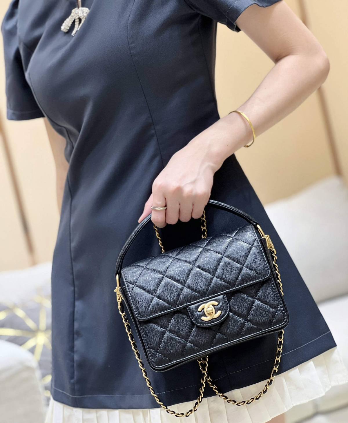 Ellebag top fake Chanel’s Flap Bag with Top Handle in Grained Shiny Calfskin(2024 Dec Updated)-L-Aħjar Kwalità Foloz Louis Vuitton Bag Online Store, Replica designer bag ru