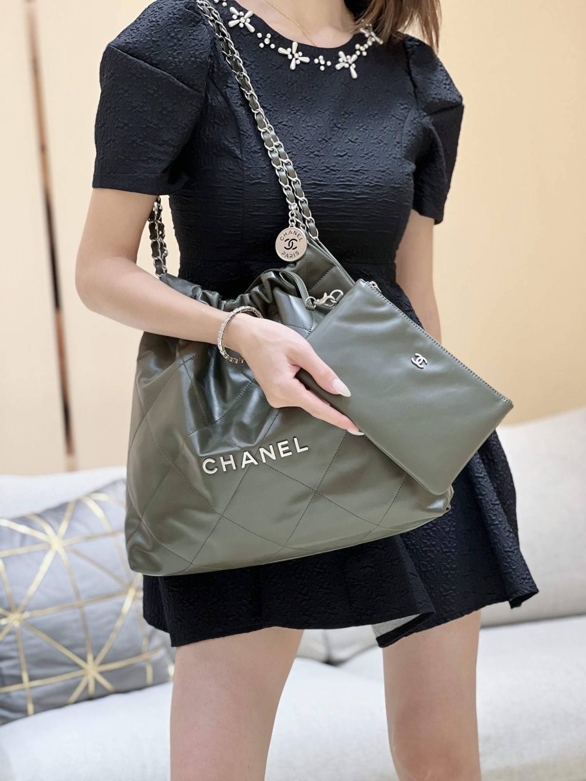 Ellebag top replica Chanel 22 Handbag in Green: A Testament to Excellence in Craftsmanship(2024 Dec Updated)-L-Aħjar Kwalità Foloz Louis Vuitton Bag Online Store, Replica designer bag ru