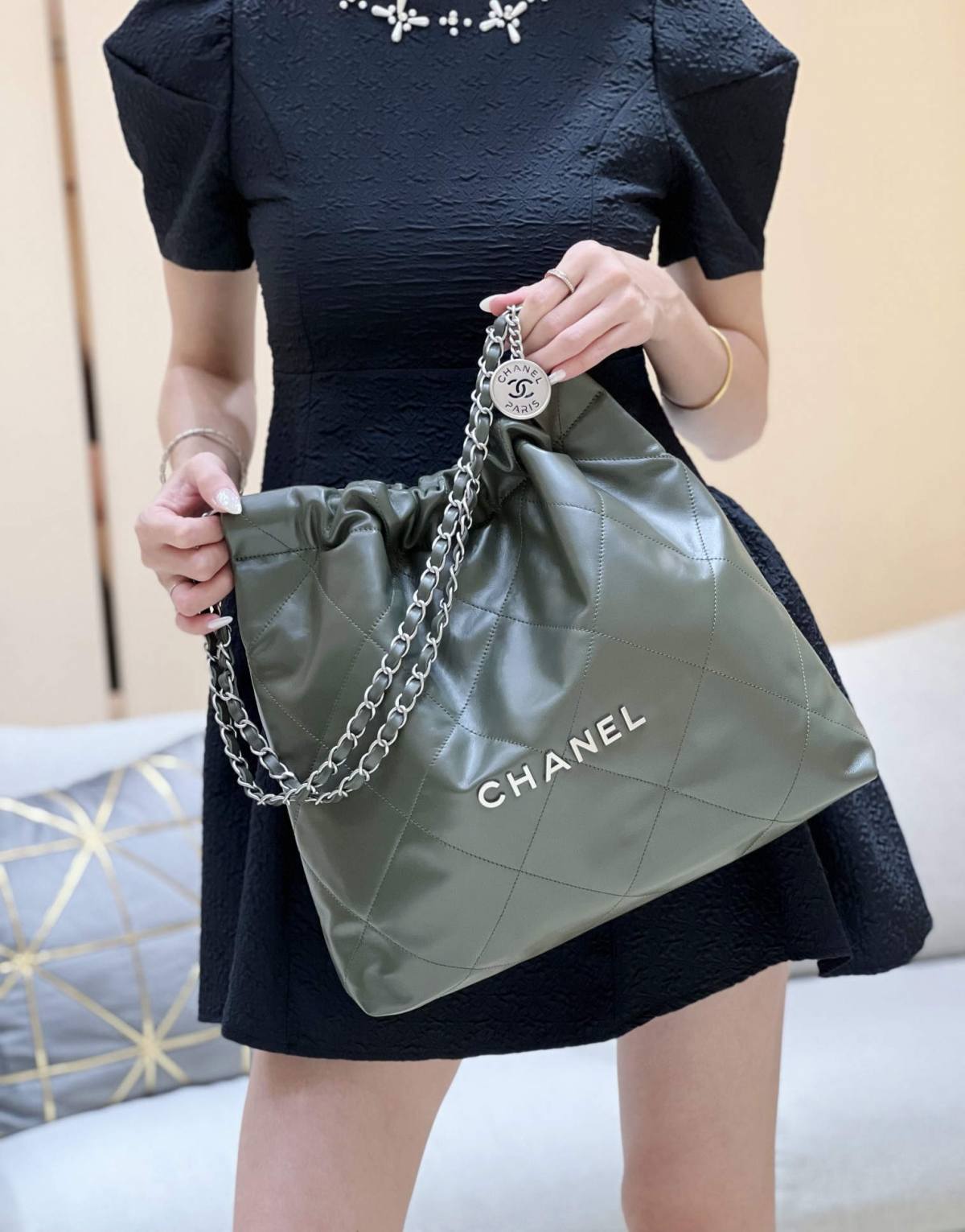 Ellebag top replica Chanel 22 Handbag in Green: A Testament to Excellence in Craftsmanship(2024 Dec Updated)-L-Aħjar Kwalità Foloz Louis Vuitton Bag Online Store, Replica designer bag ru