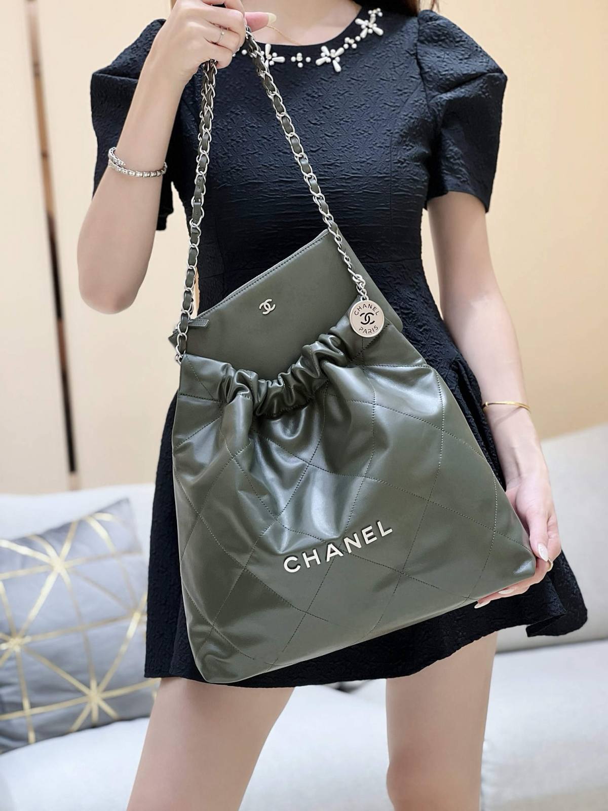 Ellebag top replica Chanel 22 Handbag in Green: A Testament to Excellence in Craftsmanship(2024 Dec Updated)-L-Aħjar Kwalità Foloz Louis Vuitton Bag Online Store, Replica designer bag ru