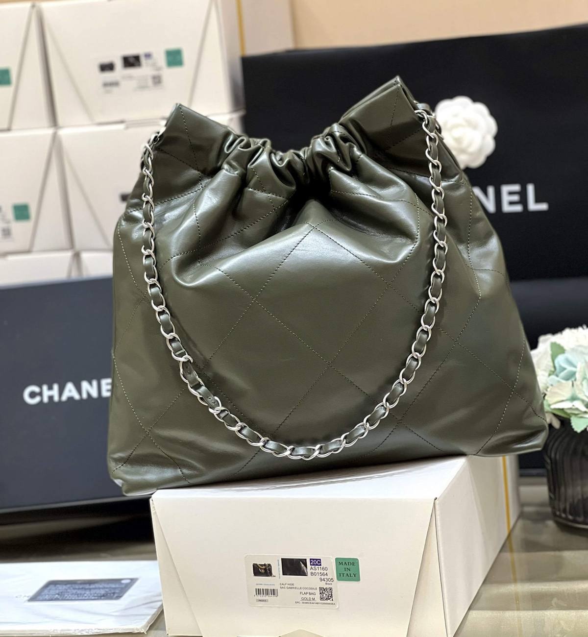 Ellebag top replica Chanel 22 Handbag in Green: A Testament to Excellence in Craftsmanship(2024 Dec Updated)-L-Aħjar Kwalità Foloz Louis Vuitton Bag Online Store, Replica designer bag ru