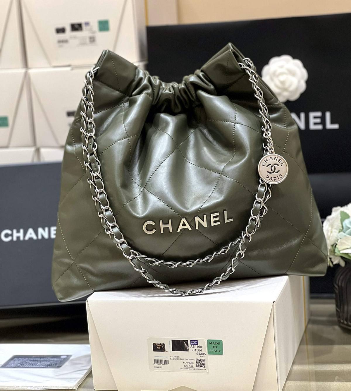 Ellebag top replica Chanel 22 Handbag in Green: A Testament to Excellence in Craftsmanship(2024 Dec Updated)-L-Aħjar Kwalità Foloz Louis Vuitton Bag Online Store, Replica designer bag ru