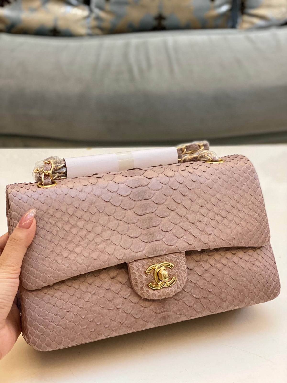 Ellebag top replica Chanel Classic Flap Bag: The 25.5cm Python Leather Edition(2024 Dec Updated)-L-Aħjar Kwalità Foloz Louis Vuitton Bag Online Store, Replica designer bag ru