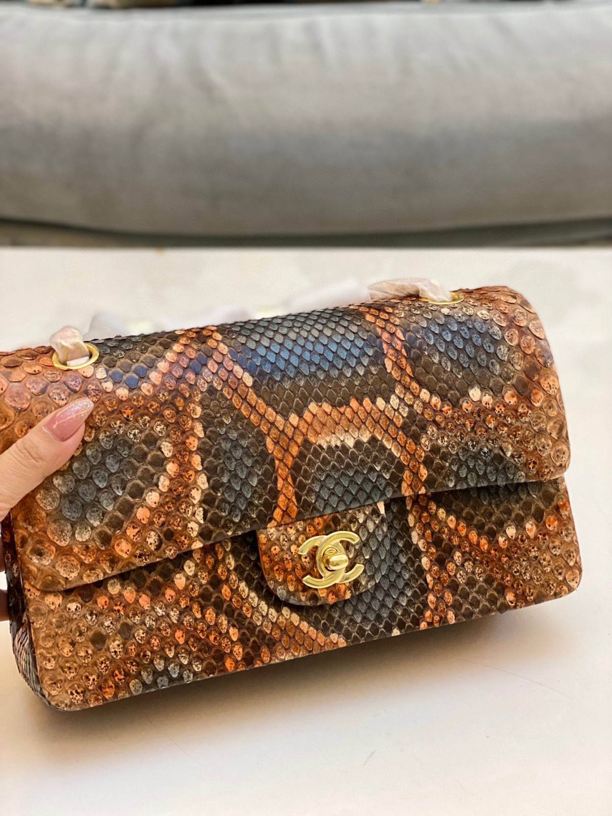 Ellebag top replica Chanel Classic Flap Bag: The 25.5cm Python Leather Edition(2024 Dec Updated)-L-Aħjar Kwalità Foloz Louis Vuitton Bag Online Store, Replica designer bag ru