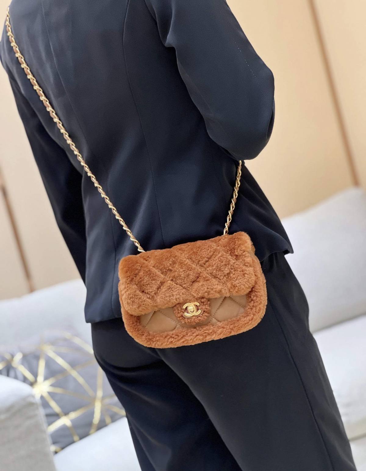 Ellebag top replica Chanel Flap Bag AS514800: A Fusion of Sophistication and Warmth(2024 Dec Updated)-L-Aħjar Kwalità Foloz Louis Vuitton Bag Online Store, Replica designer bag ru