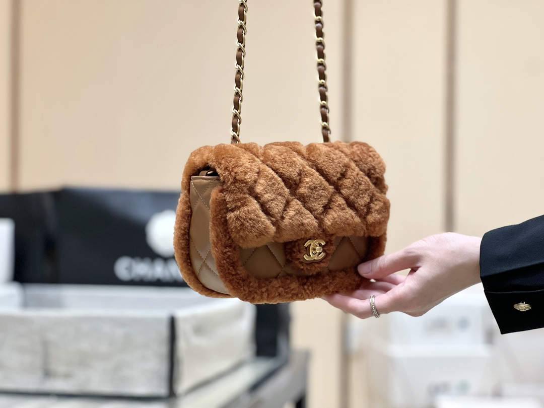 Ellebag top replica Chanel Flap Bag AS514800: A Fusion of Sophistication and Warmth(2024 Dec Updated)-L-Aħjar Kwalità Foloz Louis Vuitton Bag Online Store, Replica designer bag ru