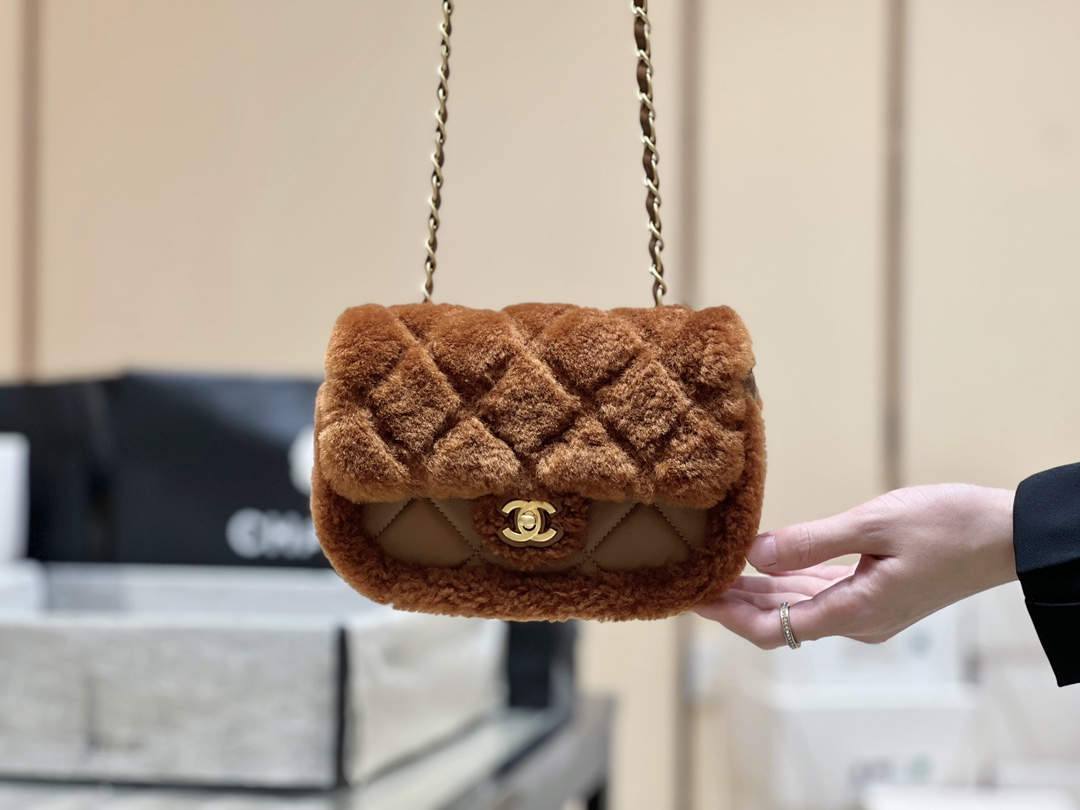 Ellebag top replica Chanel Flap Bag AS514800: A Fusion of Sophistication and Warmth(2024 Dec Updated)-L-Aħjar Kwalità Foloz Louis Vuitton Bag Online Store, Replica designer bag ru