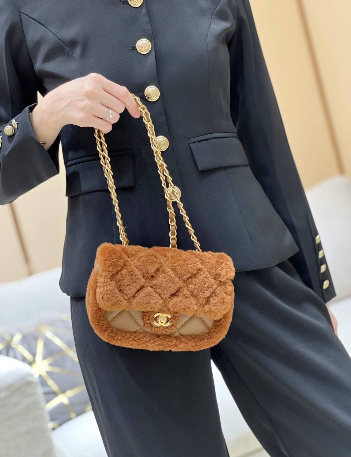 Ellebag top replica Chanel Flap Bag AS514800: A Fusion of Sophistication and Warmth(2024 Dec Updated)-L-Aħjar Kwalità Foloz Louis Vuitton Bag Online Store, Replica designer bag ru