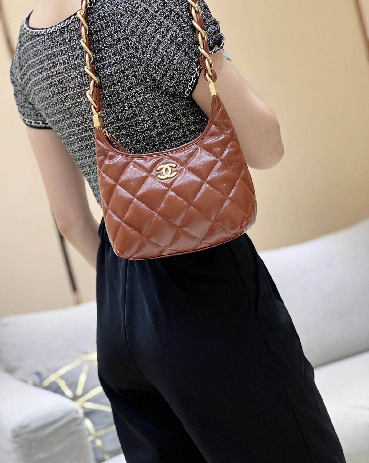 Ellebag top replica The Chanel Small Hobo Bag in Brown: 2024’s Must-Have Accessory(2024 Dec Updated)-Ti o dara ju Didara iro Louis Vuitton apo Online itaja, Ajọra onise apo ru