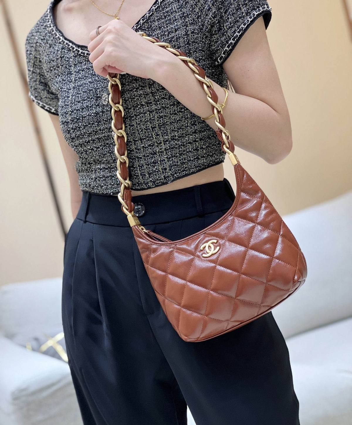 Ellebag top replica The Chanel Small Hobo Bag in Brown: 2024’s Must-Have Accessory(2024 Dec Updated)-Ti o dara ju Didara iro Louis Vuitton apo Online itaja, Ajọra onise apo ru