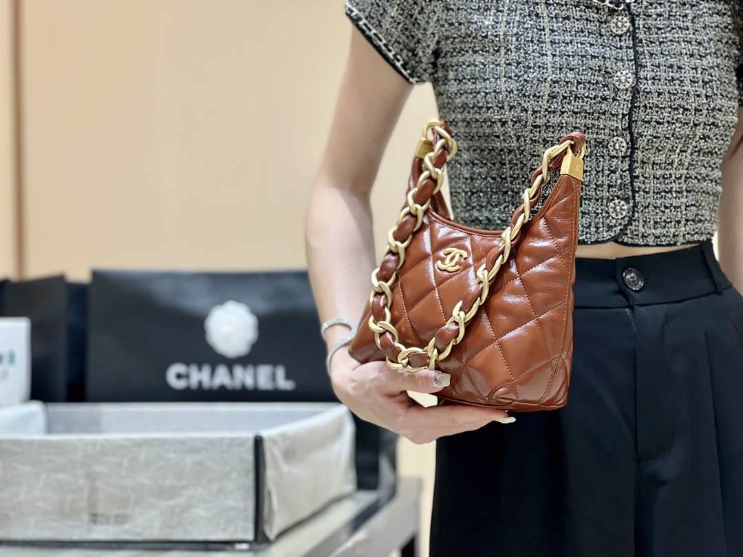 Ellebag top replica The Chanel Small Hobo Bag in Brown: 2024’s Must-Have Accessory(2024 Dec Updated)-Ti o dara ju Didara iro Louis Vuitton apo Online itaja, Ajọra onise apo ru