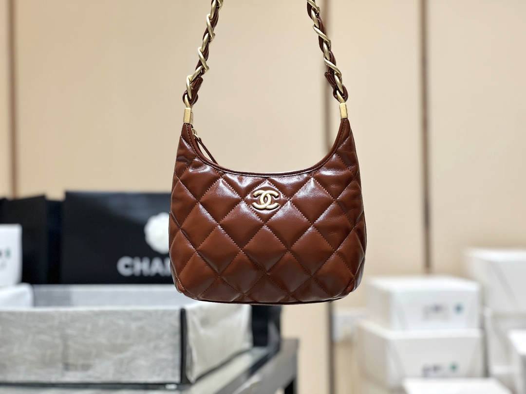 Ellebag top replica The Chanel Small Hobo Bag in Brown: 2024’s Must-Have Accessory(2024 Dec Updated)-Ti o dara ju Didara iro Louis Vuitton apo Online itaja, Ajọra onise apo ru