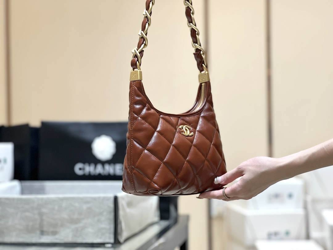 Ellebag top replica The Chanel Small Hobo Bag in Brown: 2024’s Must-Have Accessory(2024 Dec Updated)-Ti o dara ju Didara iro Louis Vuitton apo Online itaja, Ajọra onise apo ru