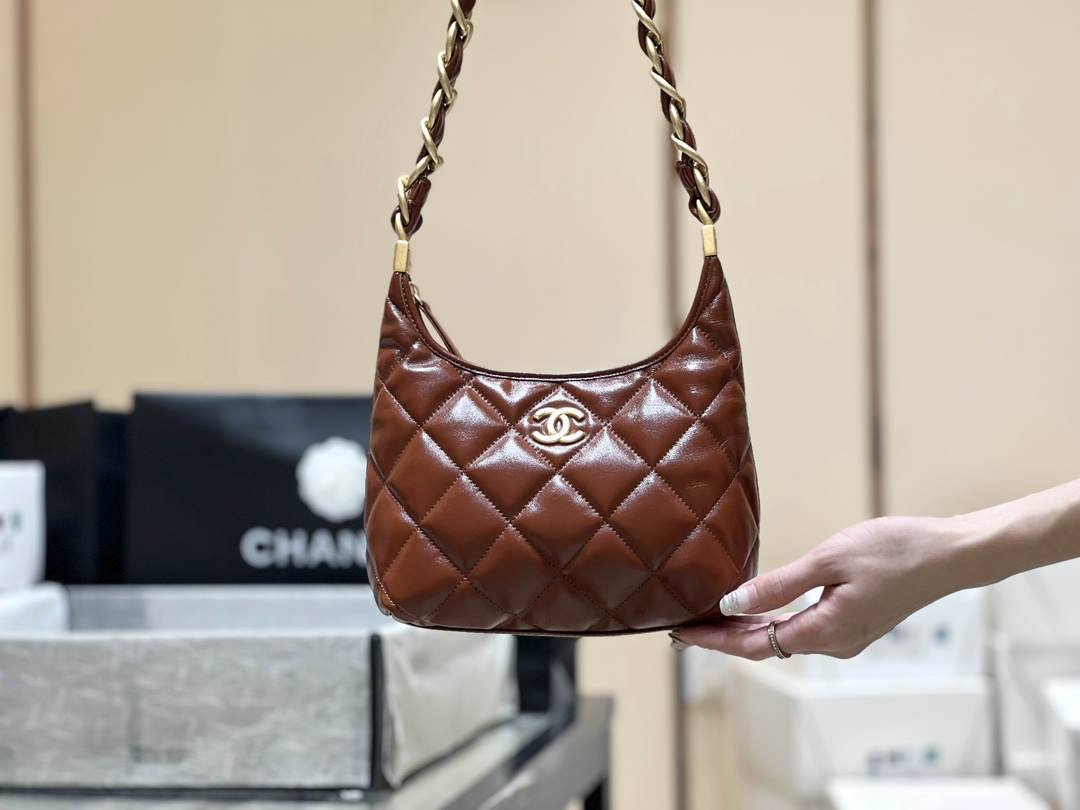 Ellebag top replica The Chanel Small Hobo Bag in Brown: 2024’s Must-Have Accessory(2024 Dec Updated)-Ti o dara ju Didara iro Louis Vuitton apo Online itaja, Ajọra onise apo ru