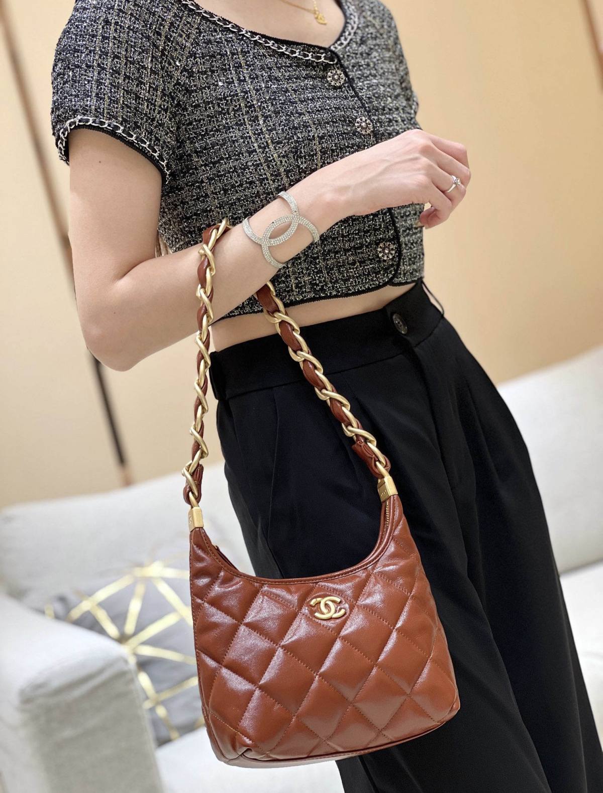 Ellebag top replica The Chanel Small Hobo Bag in Brown: 2024’s Must-Have Accessory(2024 Dec Updated)-Ti o dara ju Didara iro Louis Vuitton apo Online itaja, Ajọra onise apo ru