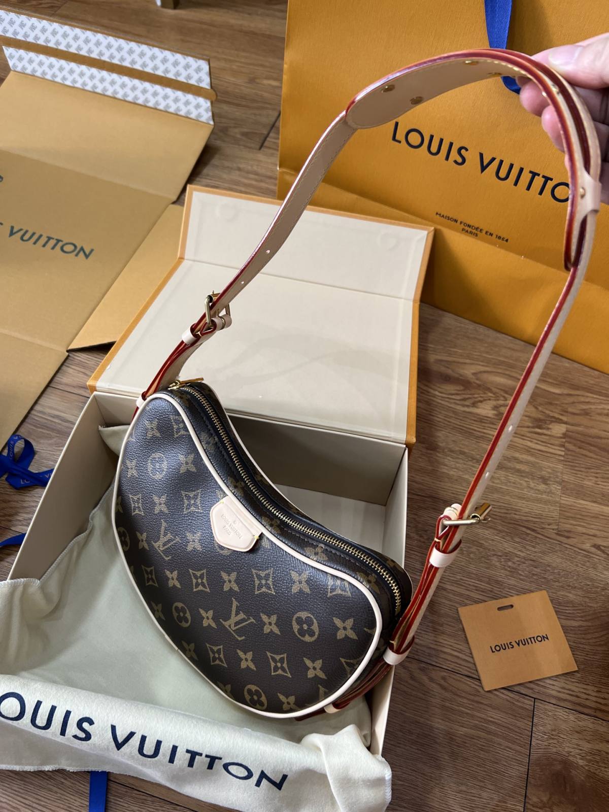 Ellebag’s 1:1 Replica Journey of the Louis Vuitton M46828 Croissant Handbag(2024 Dec Updated)-ఉత్తమ నాణ్యత నకిలీ లూయిస్ విట్టన్ బ్యాగ్ ఆన్‌లైన్ స్టోర్, రెప్లికా డిజైనర్ బ్యాగ్ రు