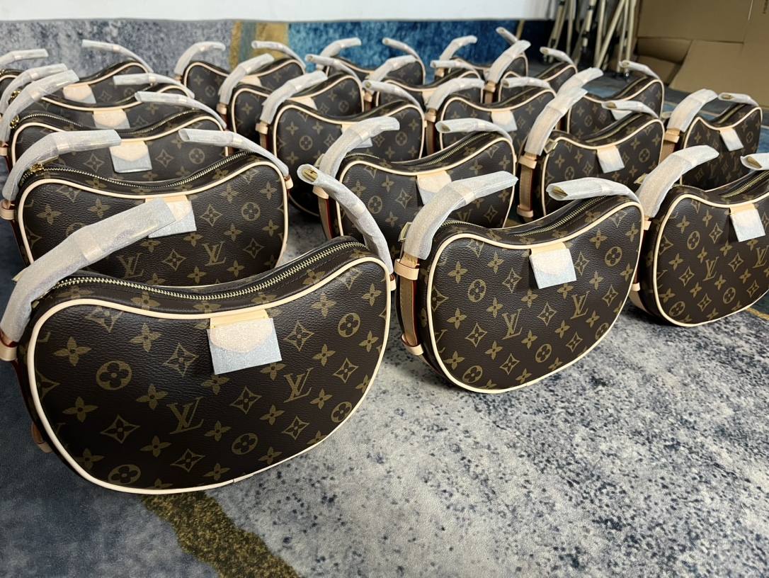 Ellebag’s 1:1 Replica Journey of the Louis Vuitton M46828 Croissant Handbag(2024 Dec Updated)-ఉత్తమ నాణ్యత నకిలీ లూయిస్ విట్టన్ బ్యాగ్ ఆన్‌లైన్ స్టోర్, రెప్లికా డిజైనర్ బ్యాగ్ రు