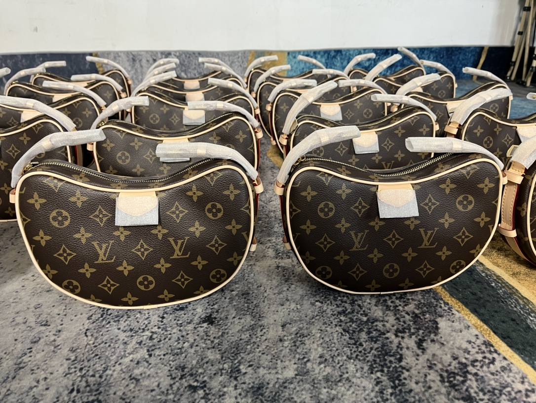 Ellebag’s 1:1 Replica Journey of the Louis Vuitton M46828 Croissant Handbag(2024 Dec Updated)-ఉత్తమ నాణ్యత నకిలీ లూయిస్ విట్టన్ బ్యాగ్ ఆన్‌లైన్ స్టోర్, రెప్లికా డిజైనర్ బ్యాగ్ రు