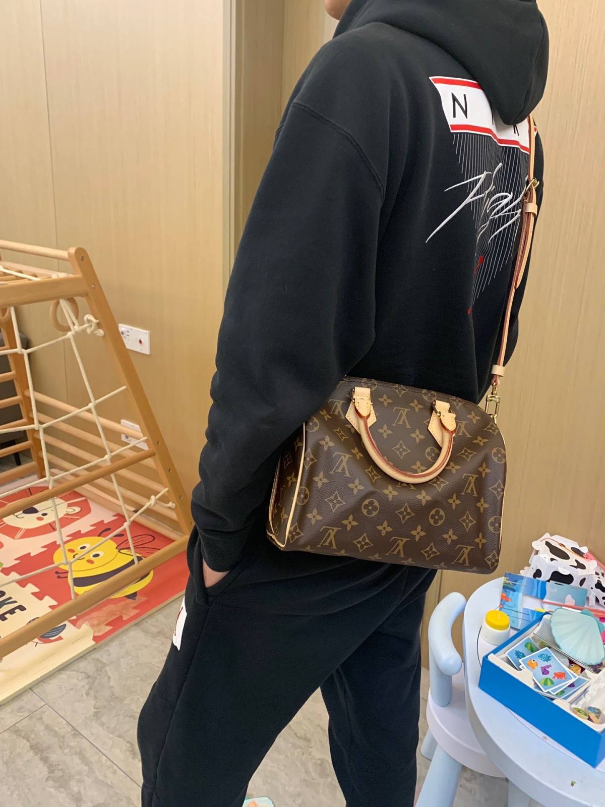 Ellebag’s 1:1 Replica of Louis Vuitton M41113 Speedy 25 Handbag with Shoulder Strap – Perfect Craftsmanship and Timeless Style(2024 Dec Updated)-ఉత్తమ నాణ్యత నకిలీ లూయిస్ విట్టన్ బ్యాగ్ ఆన్‌లైన్ స్టోర్, రెప్లికా డిజైనర్ బ్యాగ్ రు