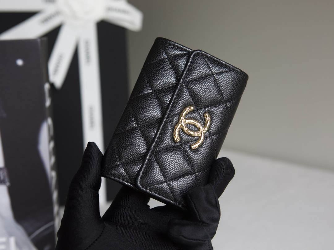 Ellebag’s Masterful 1:1 Replica of the Chanel 24S Double C Logo Wallet: Luxury, Precision, and Craftsmanship(2024 Dec Updated)-Tayada ugu Fiican ee Louis Vuitton Boorsada Online Store, Bac naqshadeeye nuqul ah