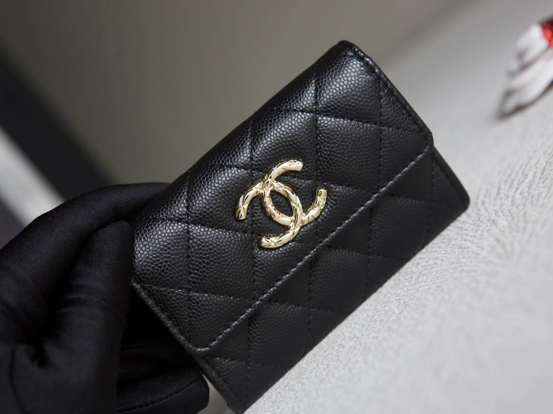 Ellebag’s Masterful 1:1 Replica of the Chanel 24S Double C Logo Wallet: Luxury, Precision, and Craftsmanship(2024 Dec Updated)-Tayada ugu Fiican ee Louis Vuitton Boorsada Online Store, Bac naqshadeeye nuqul ah