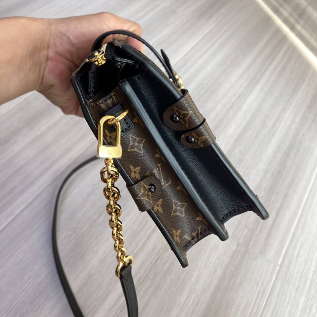 Ellebag’s 1:1 Replica of Louis Vuitton M43596 Soft Box Bag(2024 Dec Updated)-Tayada ugu Fiican ee Louis Vuitton Boorsada Online Store, Bac naqshadeeye nuqul ah