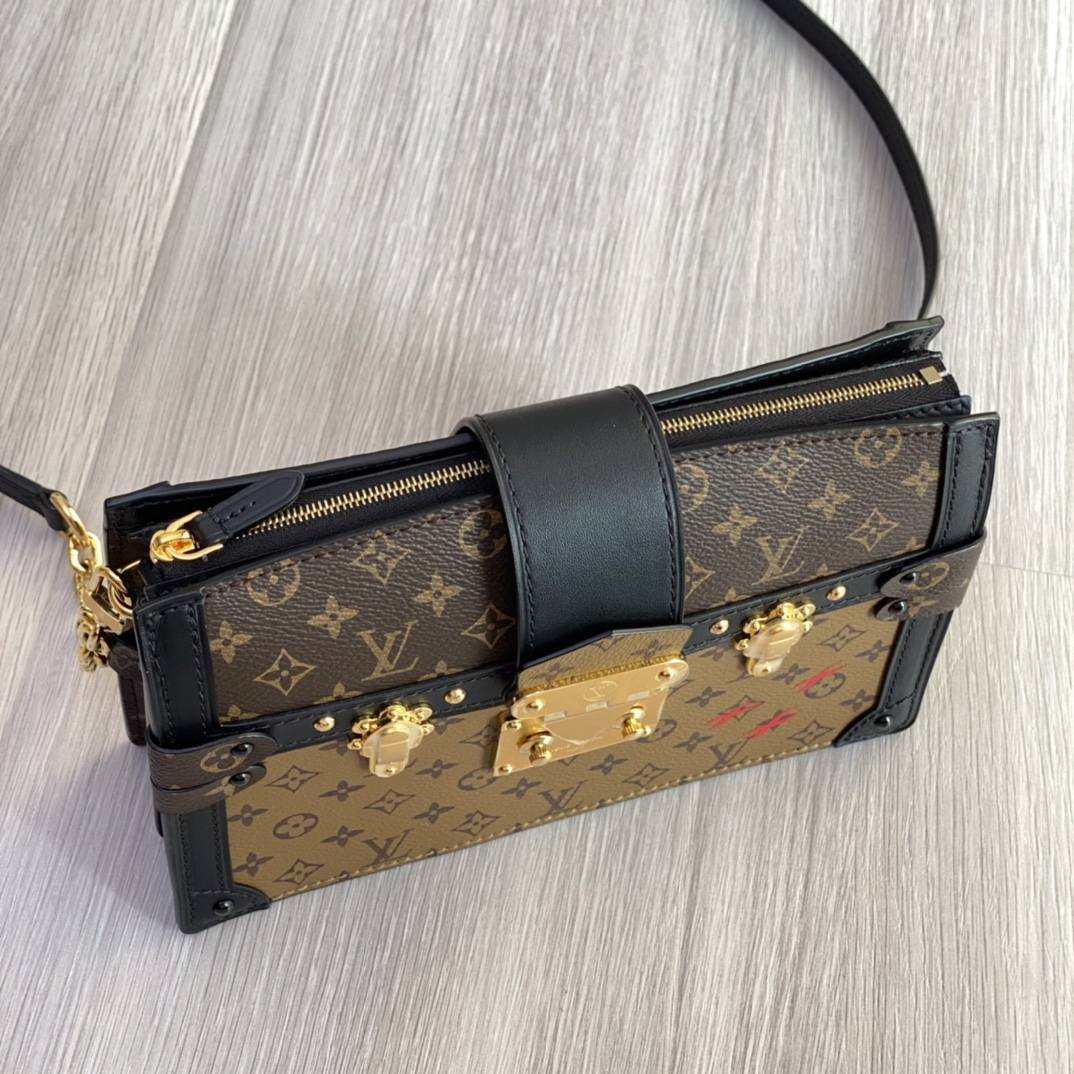 Ellebag’s 1:1 Replica of Louis Vuitton M43596 Soft Box Bag(2024 Dec Updated)-Tayada ugu Fiican ee Louis Vuitton Boorsada Online Store, Bac naqshadeeye nuqul ah