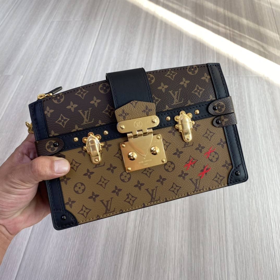 Ellebag’s 1:1 Replica of Louis Vuitton M43596 Soft Box Bag(2024 Dec Updated)-Tayada ugu Fiican ee Louis Vuitton Boorsada Online Store, Bac naqshadeeye nuqul ah