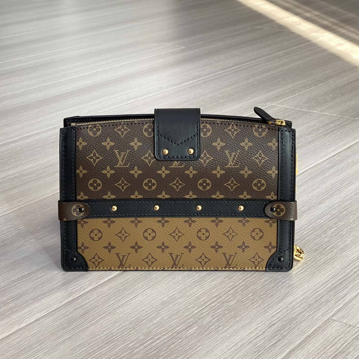 Ellebag’s 1:1 Replica of Louis Vuitton M43596 Soft Box Bag(2024 Dec Updated)-Tayada ugu Fiican ee Louis Vuitton Boorsada Online Store, Bac naqshadeeye nuqul ah