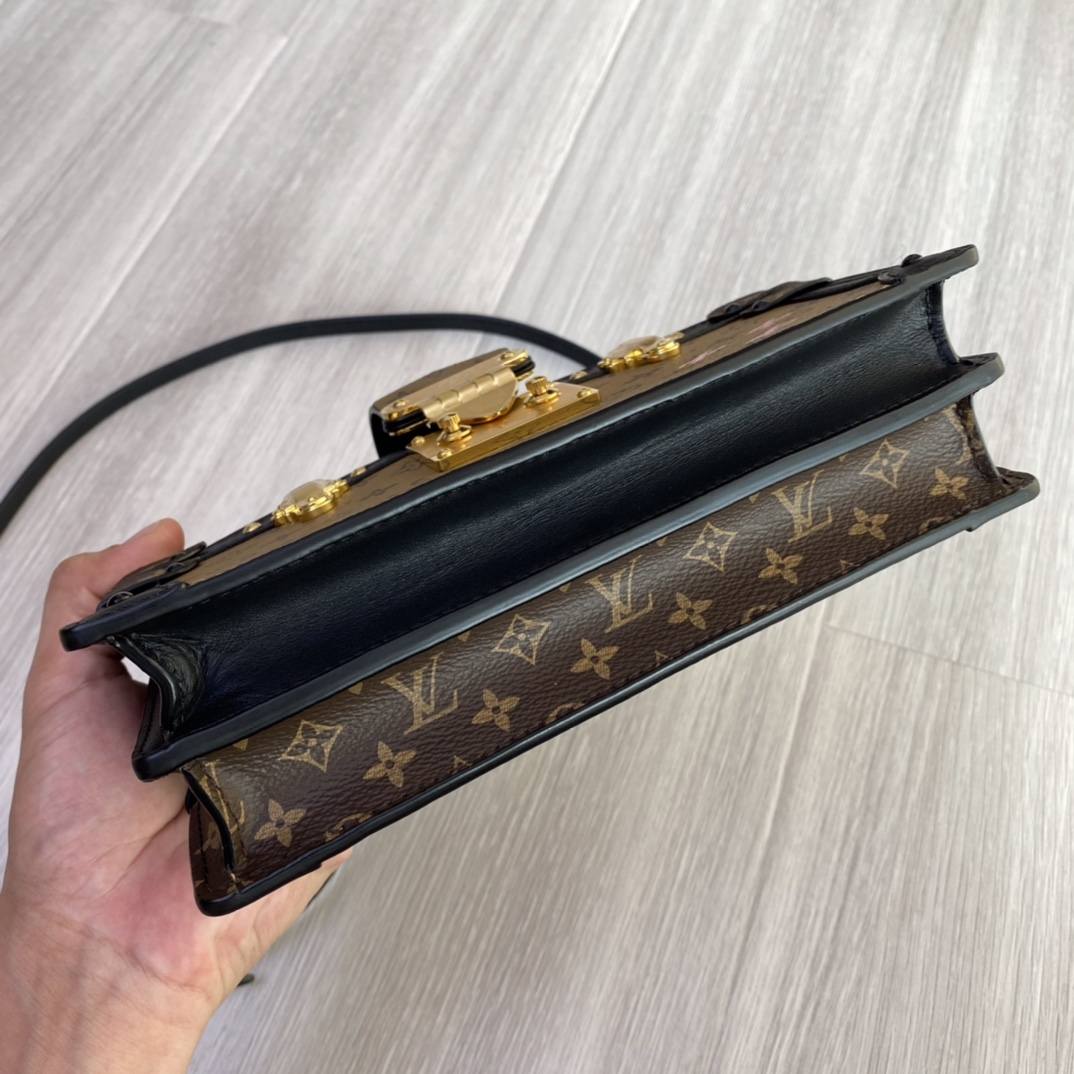 Ellebag’s 1:1 Replica of Louis Vuitton M43596 Soft Box Bag(2024 Dec Updated)-Tayada ugu Fiican ee Louis Vuitton Boorsada Online Store, Bac naqshadeeye nuqul ah