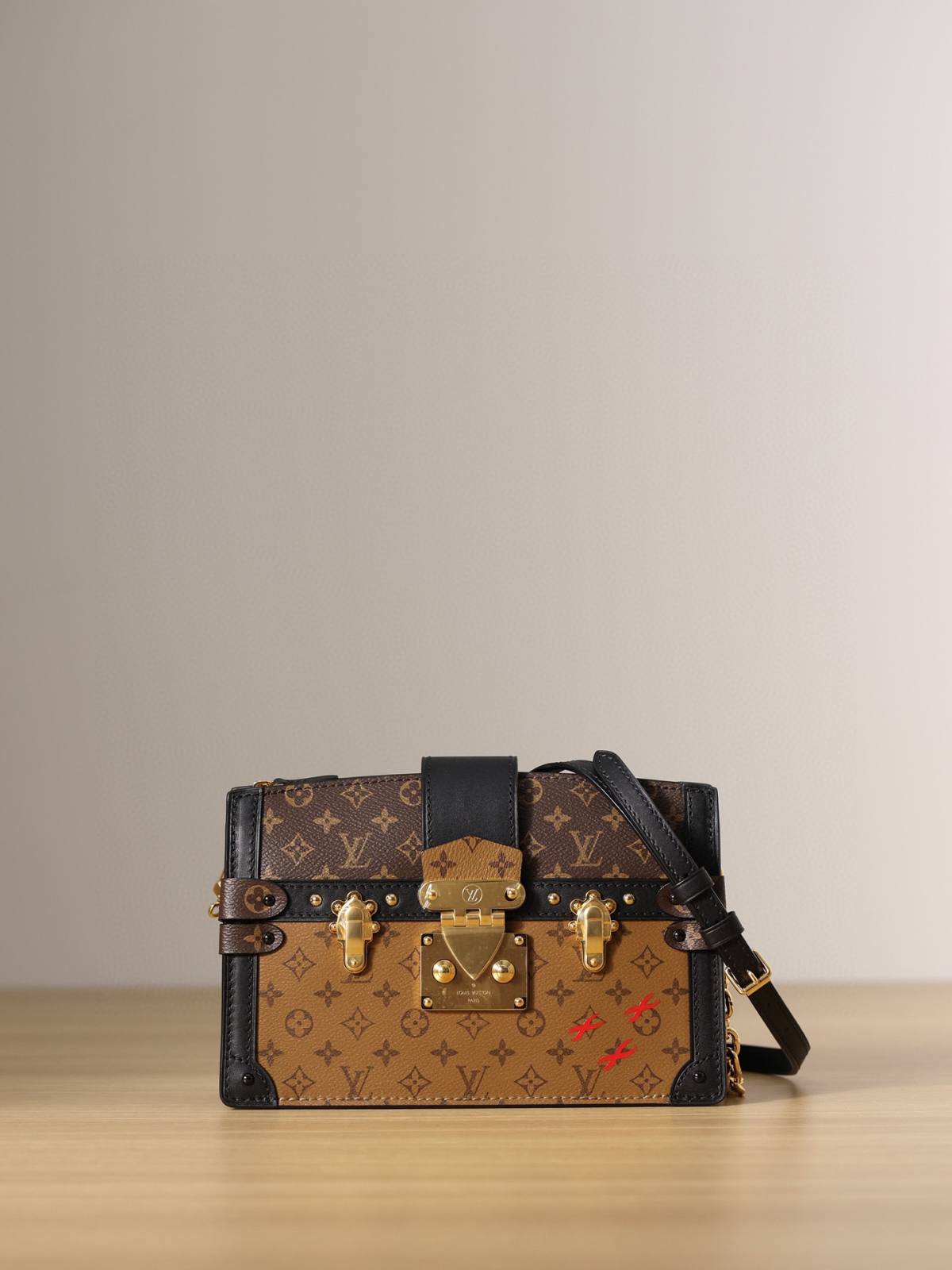 Ellebag’s 1:1 Replica of Louis Vuitton M43596 Soft Box Bag(2024 Dec Updated)-Tayada ugu Fiican ee Louis Vuitton Boorsada Online Store, Bac naqshadeeye nuqul ah