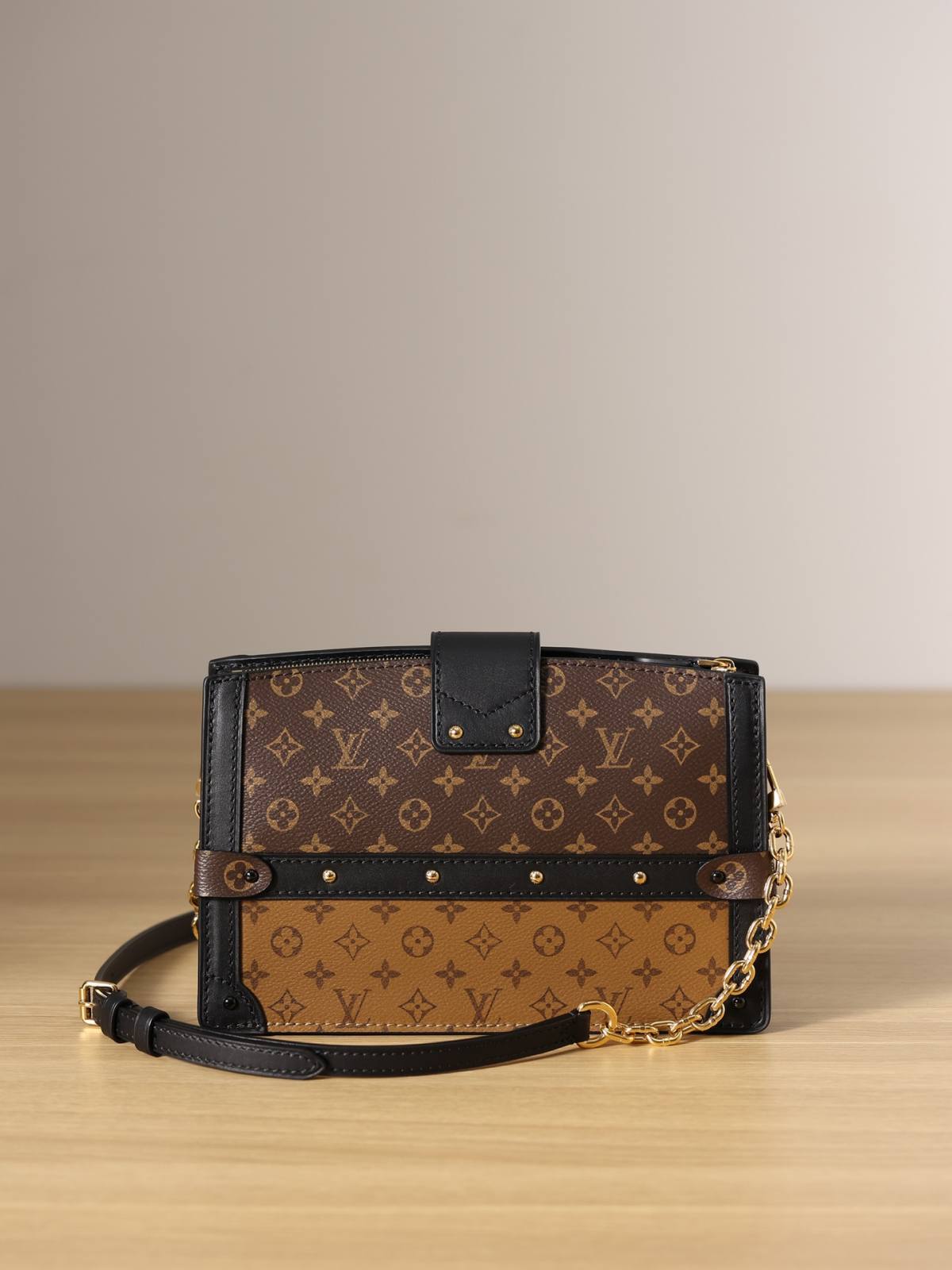 Ellebag’s 1:1 Replica of Louis Vuitton M43596 Soft Box Bag(2024 Dec Updated)-Tayada ugu Fiican ee Louis Vuitton Boorsada Online Store, Bac naqshadeeye nuqul ah