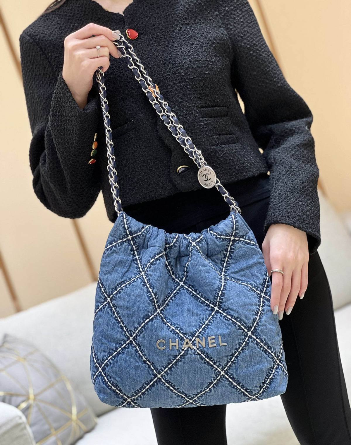 Ellebag’s Exquisite Replica of the Chanel 22 Small Handbag: A Denim Masterpiece with Silver-Tone Hardware(2024 Dec Updated)-Best Quality Fake Louis Vuitton Bag Online Store, Replica designer bag ru