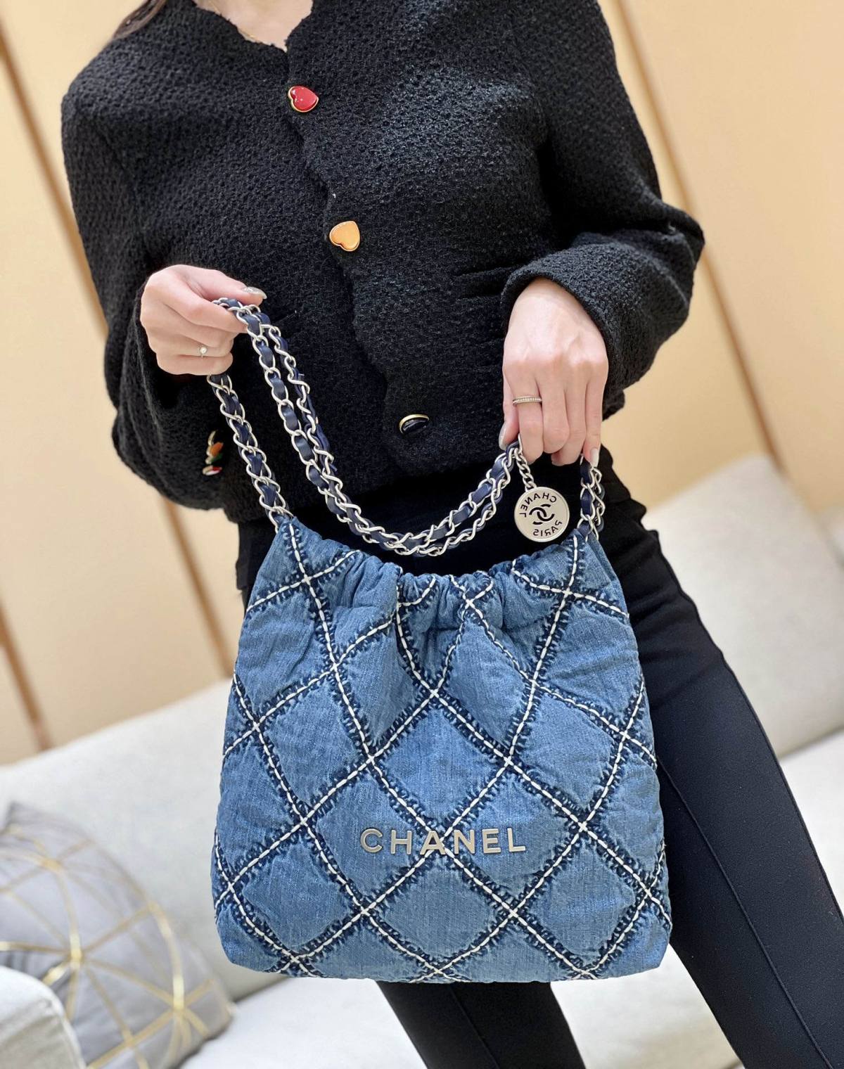 Ellebag’s Exquisite Replica of the Chanel 22 Small Handbag: A Denim Masterpiece with Silver-Tone Hardware(2024 Dec Updated)-Best Quality Fake Louis Vuitton Bag Online Store, Replica designer bag ru