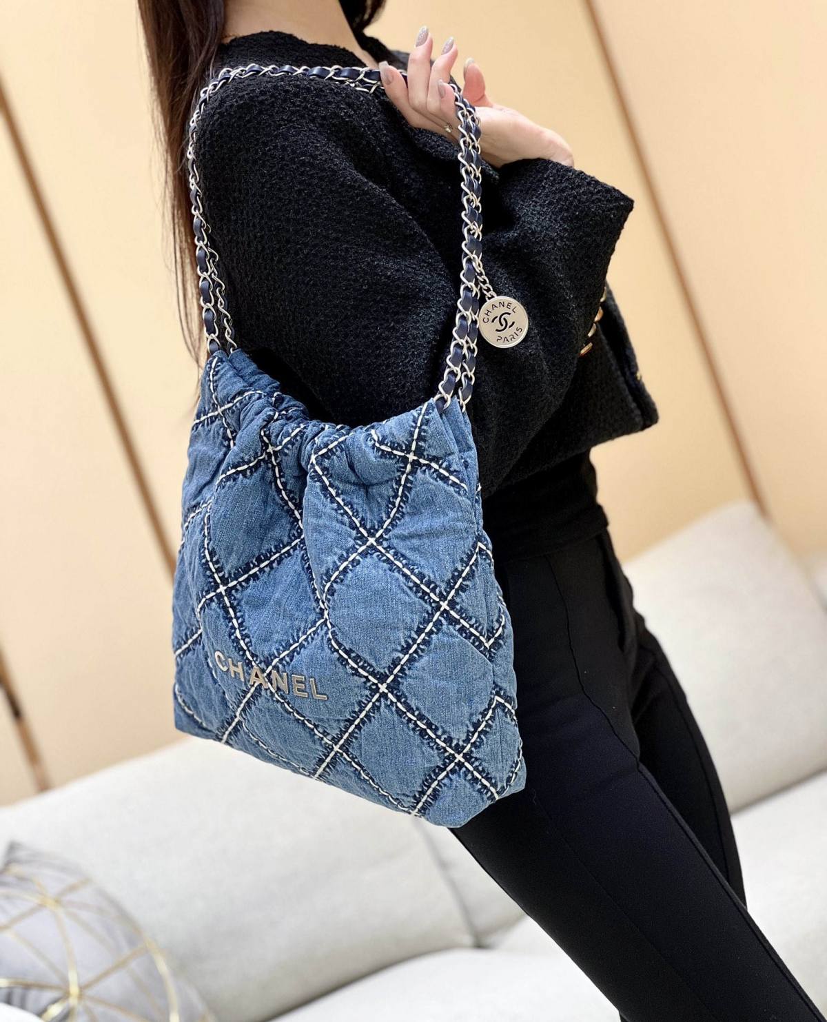 Ellebag’s Exquisite Replica of the Chanel 22 Small Handbag: A Denim Masterpiece with Silver-Tone Hardware(2024 Dec Updated)-Best Quality Fake Louis Vuitton Bag Online Store, Replica designer bag ru